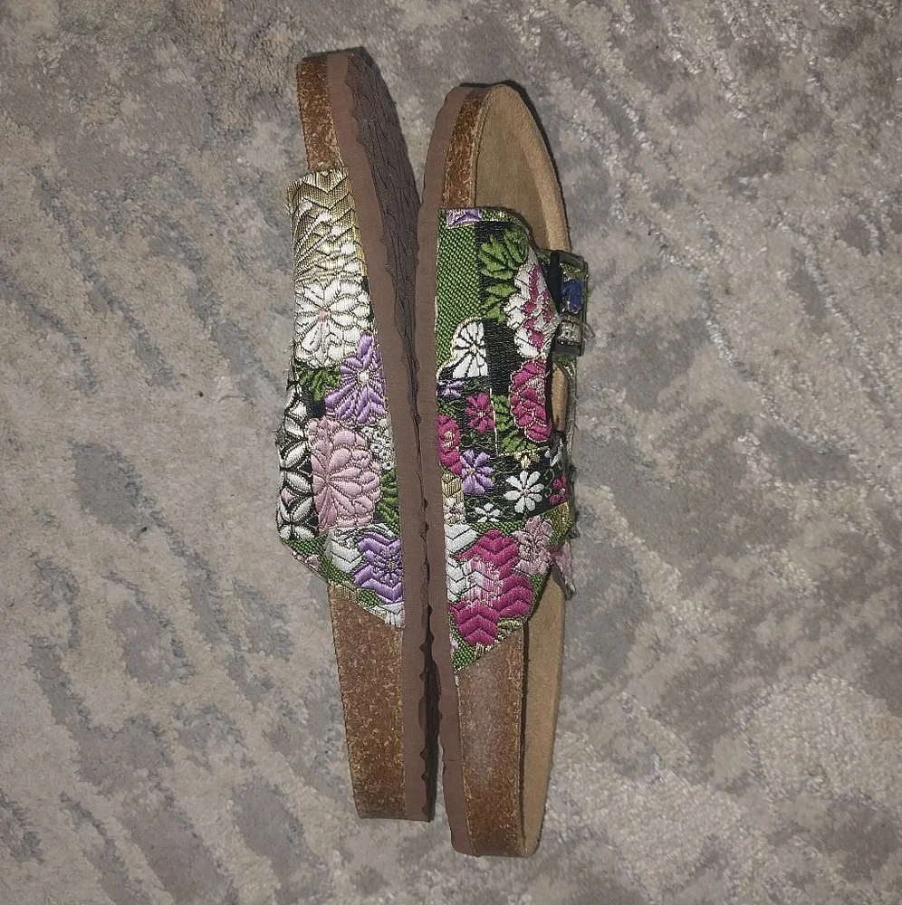 Colorful Footbed Sandals - Picture 3 of 10